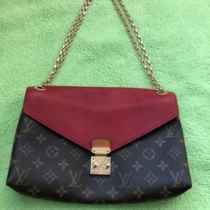 Louis Vuitton Chain Monogram Pallas